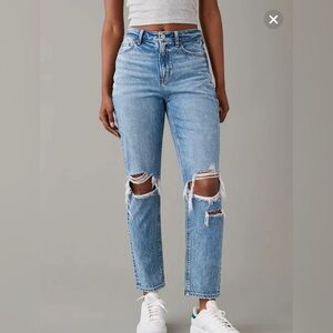 🦅 American Eagle Strigid Mom Jeans